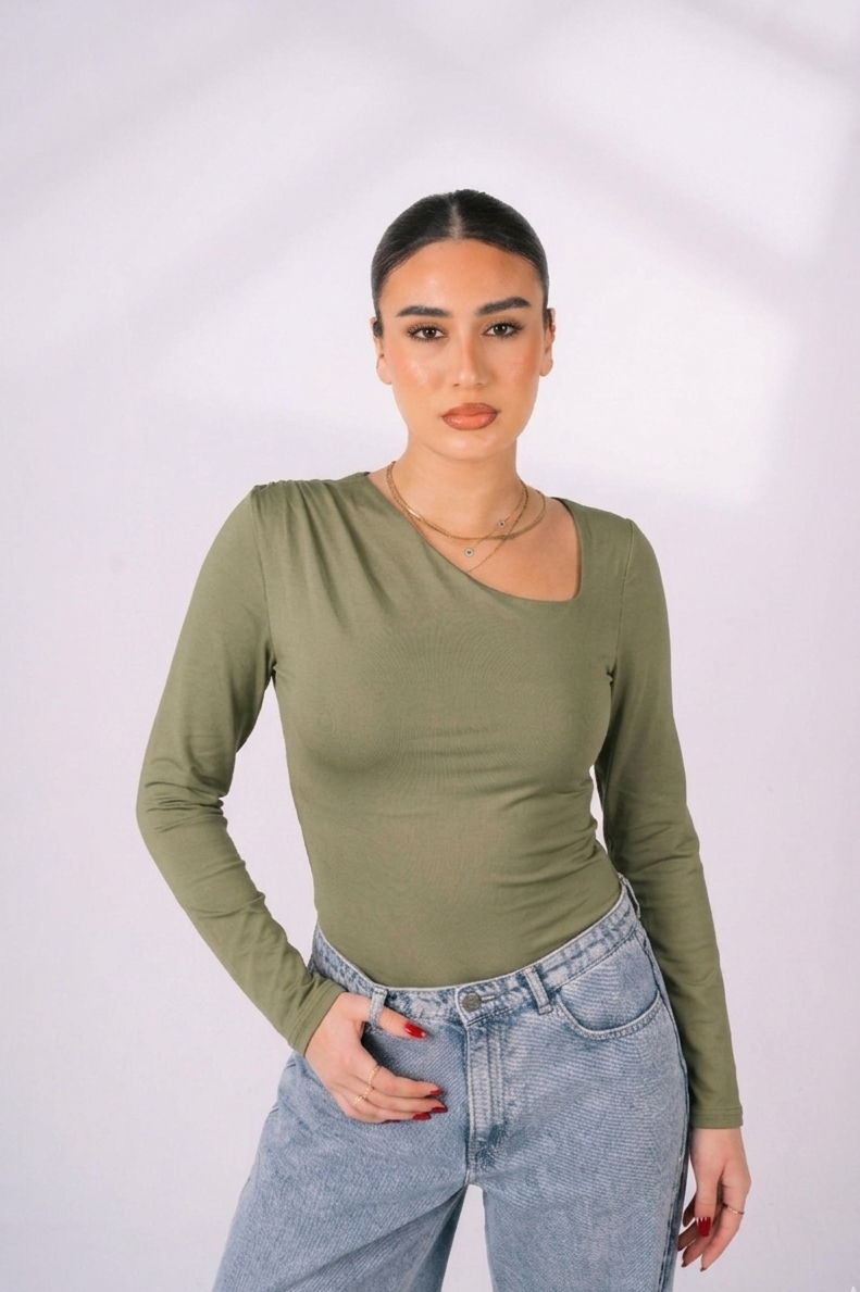 Shouolder of Everyday essential top